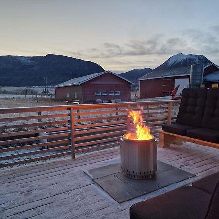 Arctic Lodge Tromvik With Jacuzzi Tromsø Buitenkant foto